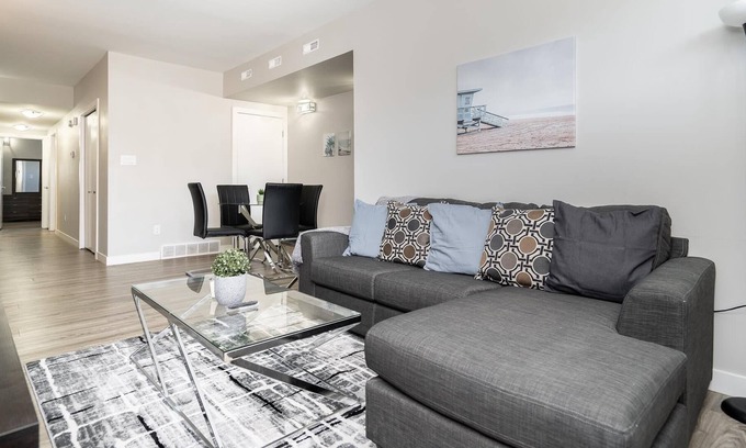 Winnipeg Casa | Cozy 2 Bedroom | French Sector | Minutes From DT