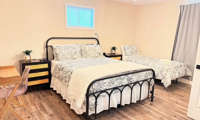 Uptown Casa | Cozy 2 bedroom Home by St. Jude & I-40. Downtown-Memphis