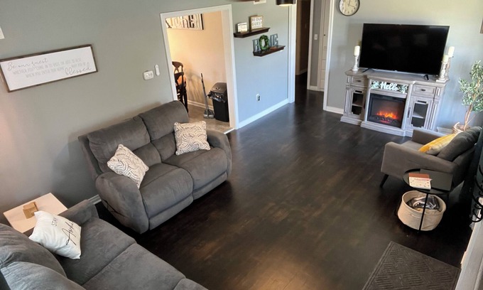 McPherson Casa | Cozy 2-bedroom home near McPherson College and park with HUGE yard- pet friendly