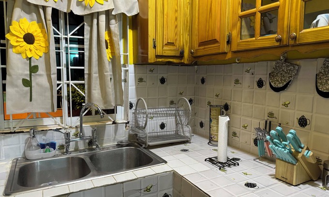 Portmore Casa | Cozy 2-bedroom house in adorable Portmore with AC, WiFi