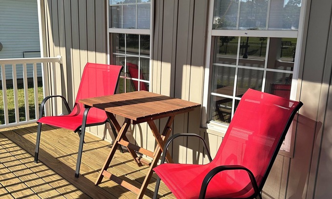 Buchanan Casa | Cozy 2-bedroom house in fantastic Buchanan with lovely front porch, a/c and WiFi