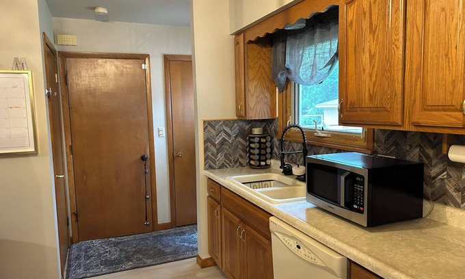 Shawano Casa | Cozy 2-bedroom house in welcoming Shawano!