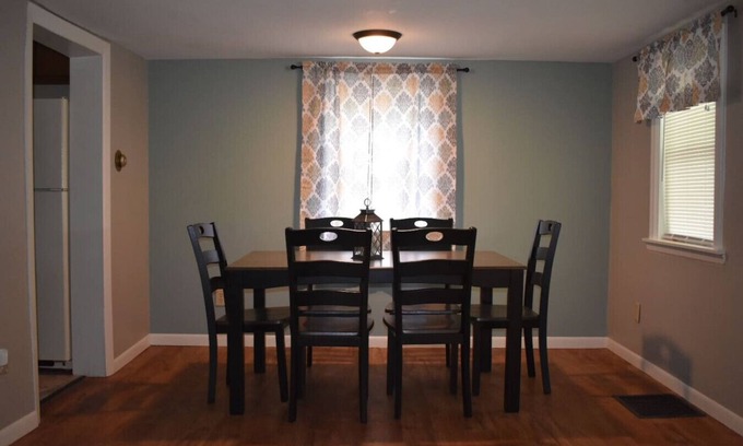 Adrian Casa | Cozy 2 Bedroom House