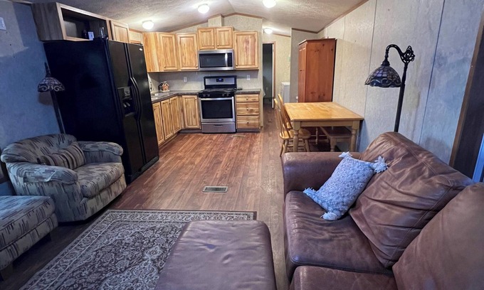 Turner Casa | Cozy 2-bedroom mobile home in peaceful Turner with WiFi