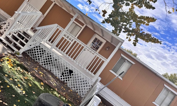 Kirtland Casa | Cozy 2-bedroom mobile home with WiFi, AC in Kirtland.