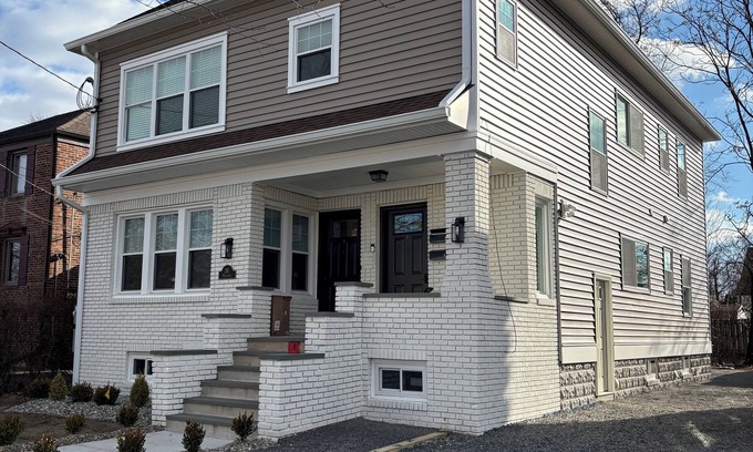 Garwood Casa | Cozy 2-bedroom, Newly Remodeled & Fully Furnished in Convenient Garwood. Pets OK