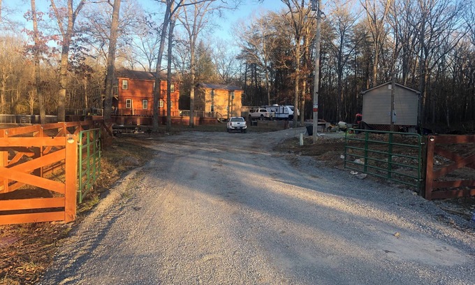 Pikeville Cabina | Cozy 2-bedroom/office cabin w/ POOL, AC, WIFI on 35 Acres