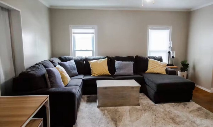 Auburn Apartamento | Cozy 2-bedroom, second floor apartment in Auburn. Pet-friendly!