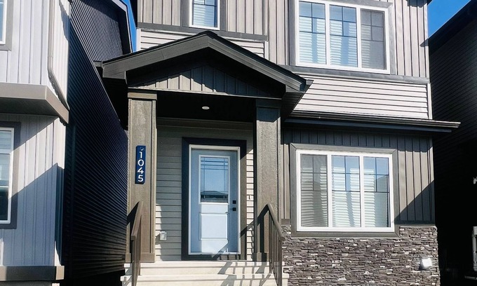 Northwest Edmonton Casa | Cozy 2-bedroom Suite Close To West Edmonton Mall