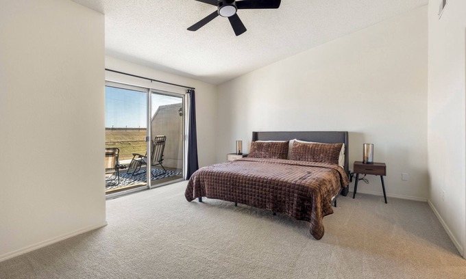 Oklahoma City Casa | Cozy 2-bedroom townhome in lovely Oklahoma City with WiFi, lake, restaurants.