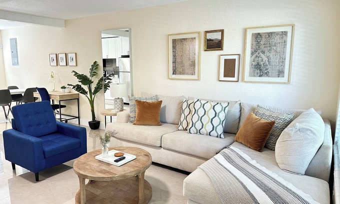 Wynwood Art District Casa | Cozy 2-bedroom townhome in fantastic Miami Wynwood/Design District with WiFi, AC