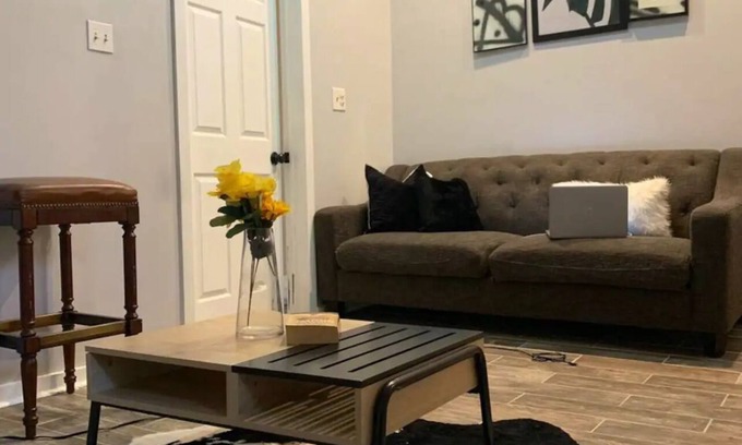 The Gap Apartamento | Cozy 2 Bedroom unit-15mins Dwtn!