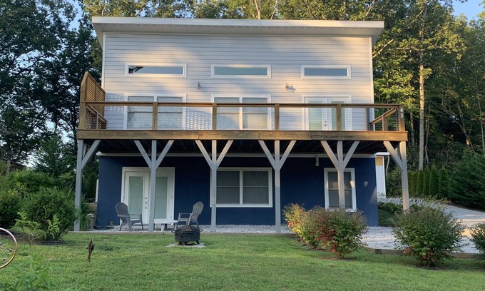 Old Fort Casa | Cozy 2-bedroom vacation home just 8 minutes to Catawba River