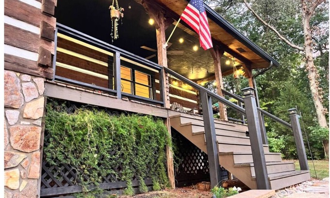 Barium Springs Cabina | Cozy 2-bedroom waterfront cabin in a quiet cove on Lake Norman