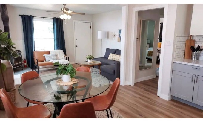 Vernal Casa | Cozy 2 Bedroom with Mid-Century & Farmhouse Vibes