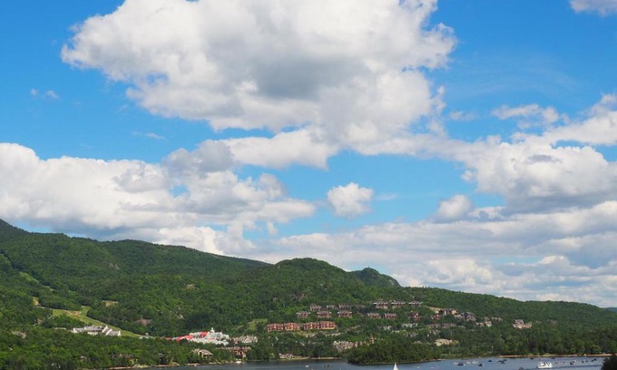 Mont-Tremblant Apartamento | Cozy 2 bedrooms condo with stunning Mont Tremblant mountain and lakeview