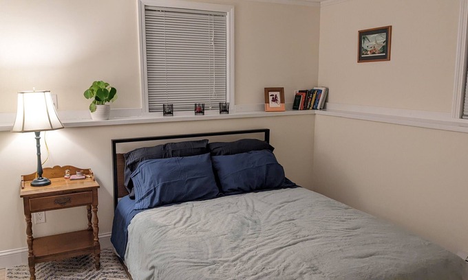 Huntington Apartamento | Cozy 2 BR Attached Apt On The Huntington River