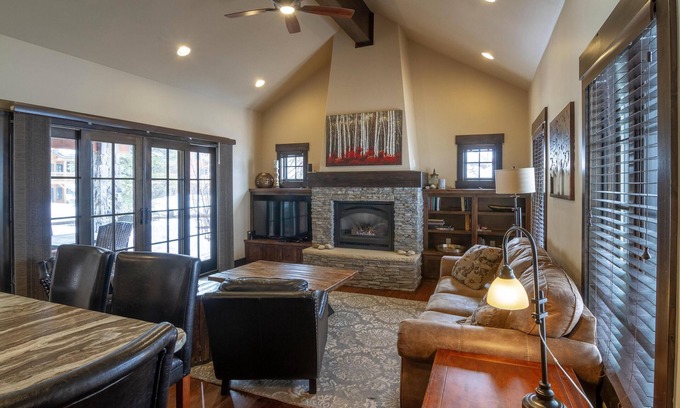Tamarack Resort Cabaña | Cozy Cottage at Tamarack Resort