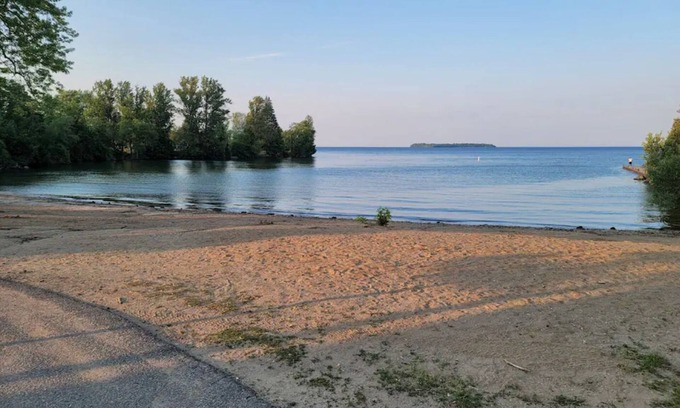 Alcona Cabina | Cozy 2 Person Cabin