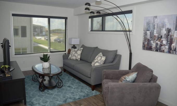 Winnipeg Condominio | Cozy 2 story condo short drive to downtown, and Osborne strip!