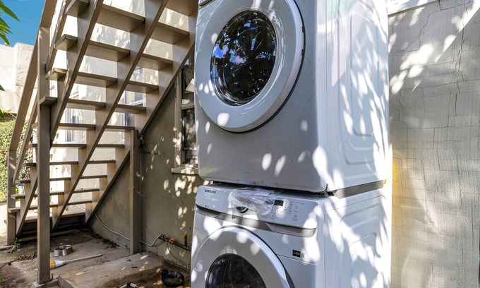Alhambra Casa | Cozy 2b1b Downtown retreat with free parking B