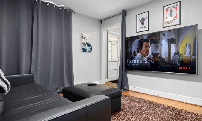 Lindley Park Casa | Cozy 2bd/1bth +80" TV Movie Room