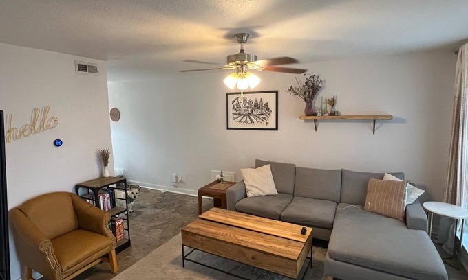 University Hills Casa | Cozy 2BD Dog-Friendly Townhome – Great July Rates!
