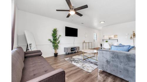 Bentonville Apartamento | Cozy 2BD Near Walmart HQ with Long Stay Savings