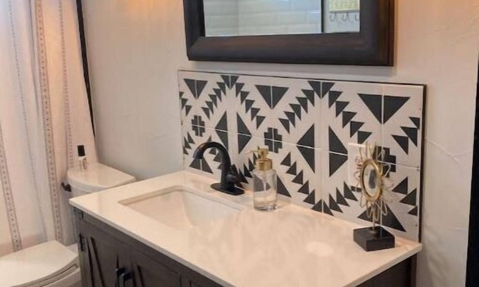 Del Valle Casa | Cozy 2br-1ba 10min from Airport