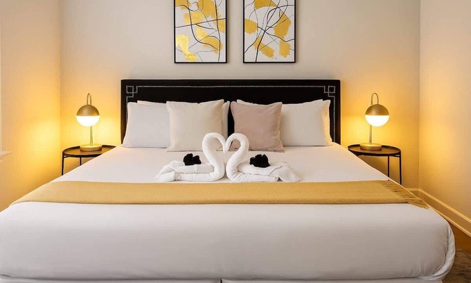 Chicago Apartamento | Cozy 2BR Apt for a Seamless Stay
