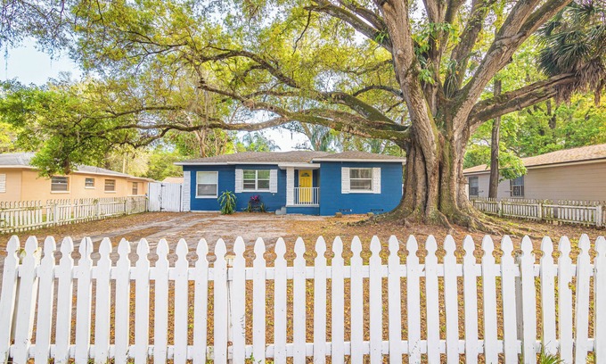 Old Seminole Heights Casa | Cozy 2br Seminole Heights Perfect for a Getaway