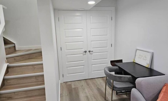 Northwest Calgary Casa | Cozy 2brm suite in NW Calgary