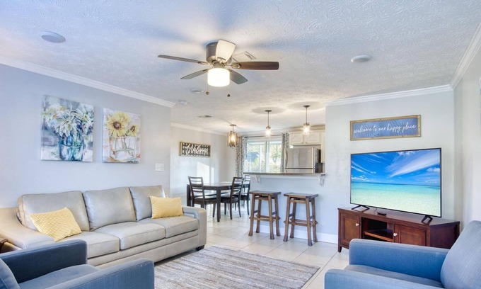 Orange Park Casa | Cozy 3/2 in Orange Park, Pet Friendly.