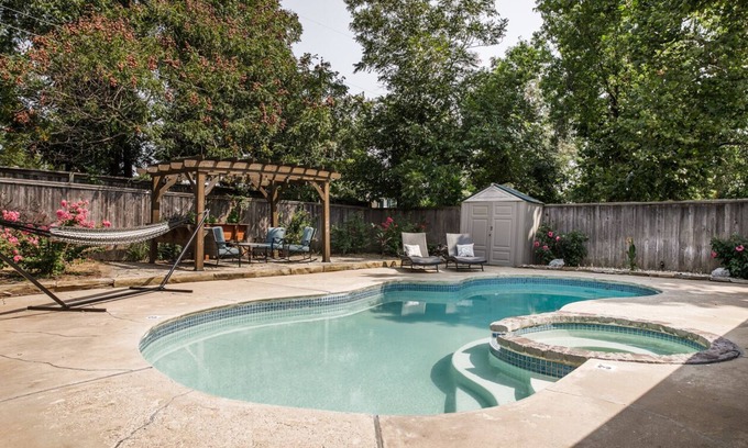 Central Oklahoma City Casa | Cozy 3 bdrm w/pool & hot tub!!