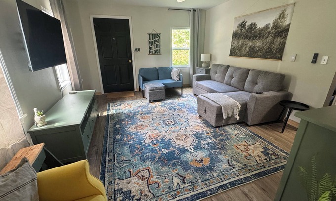 Retsil Casa | Cozy 3 Bed & 1.5 Bath near downtown, ferries and the waterfront in Port Orchard