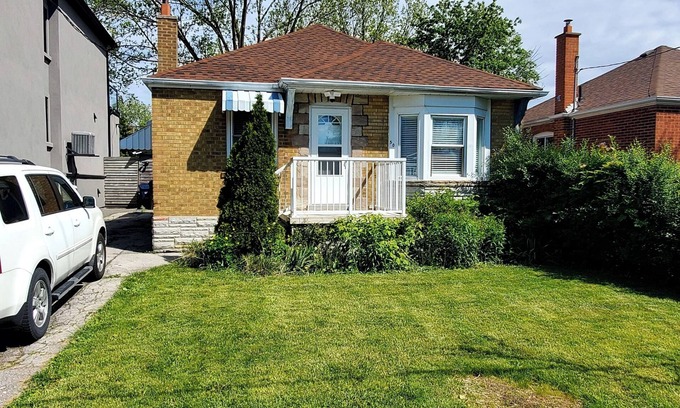 Weston Casa | Cozy 3 bed 2 bath in Weston Village