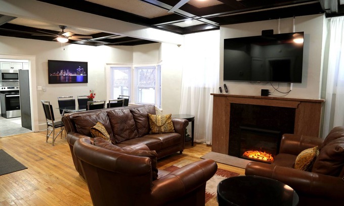 Detroit Casa | Cozy 3-Bed Retreat with Games, Smart TVs & Fire Pit, 12 Mins to Downtown!