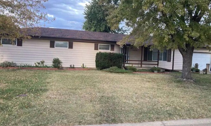 Russell Casa | Cozy 3-bedroom 2 bathroom house