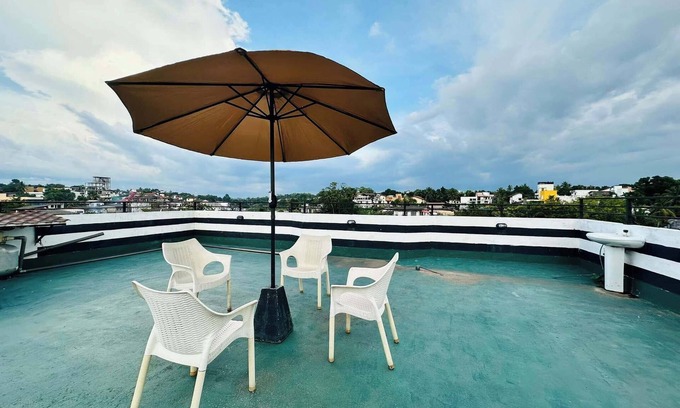 Maharagama Apartamento | Cozy 3-bedroom apartment in welcoming Nugegoda with WiFi, AC