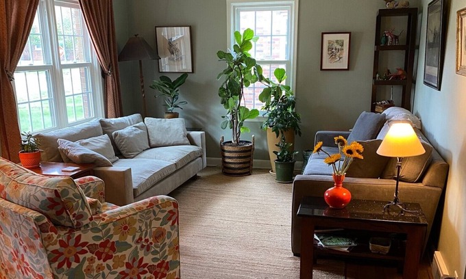 Beaverdale Casa | Cozy 3-bedroom Beaverdale Brick