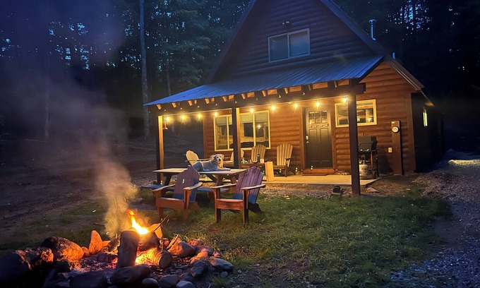 Iron River Cabina | Cozy 3-bedroom cabin in Ottawa National Forrest near Iron River MI.