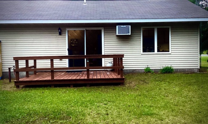 New Lisbon Cabina | Cozy 3-bedroom cabin with private dock and direct access to Castle Rock Lake.