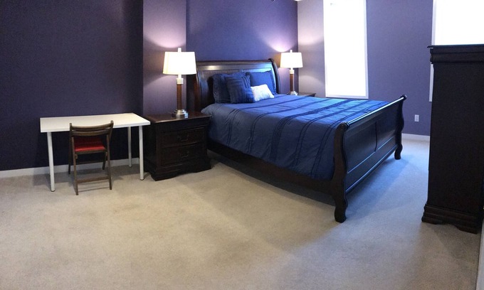 Little Italy Condominio | Cozy 3 Bedroom Condo in Little Italy