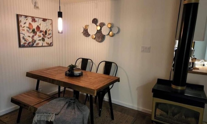 Alcona Cabaña | Cozy 3 Bedroom cottage near Lake Simcoe