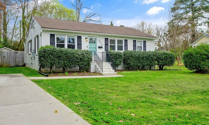 East Raleigh Casa | Cozy 3 Bedroom Cottage with Huge Fenced-In Yard