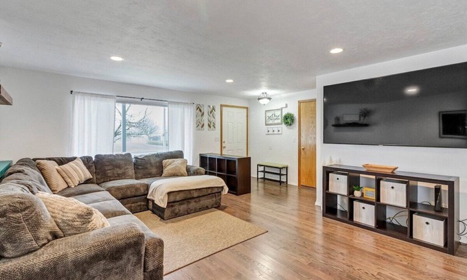 Albany Casa | Cozy 3 Bedroom Family Home w/ Fenced Yard & Patio!