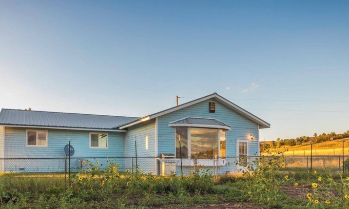Norwood Otro | Cozy 3-Bedroom Farmhouse with Wi-Fi and Scenic Views in Norwood, CO
