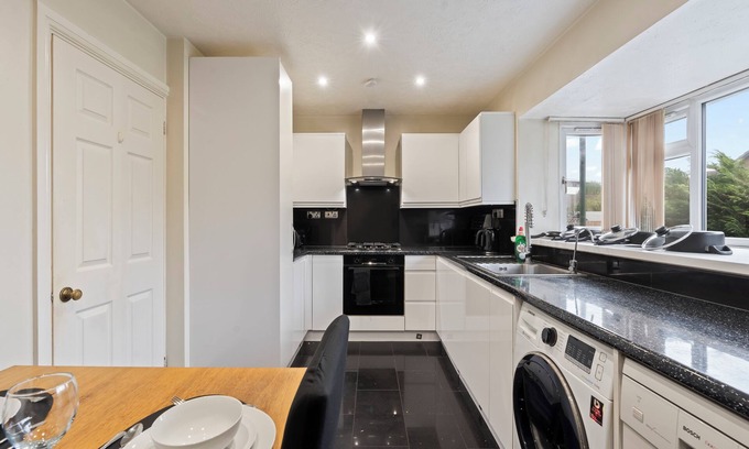 Dartford Casa | Cozy 3-Bedroom Home 30 Minutes from London