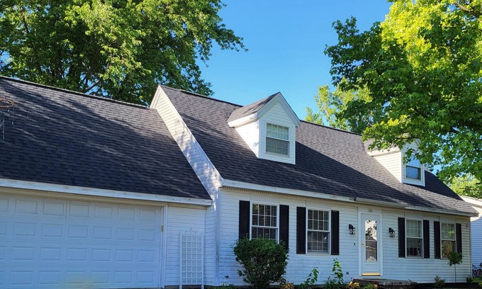 Arthur Casa | Cozy 3 bedroom home! Located in the heart of Arthur, Illinois
