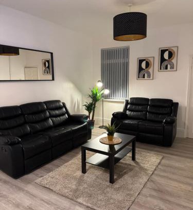 Smethwick Casa | Cozy 3-Bedroom Home Perfect for Work & Leisure